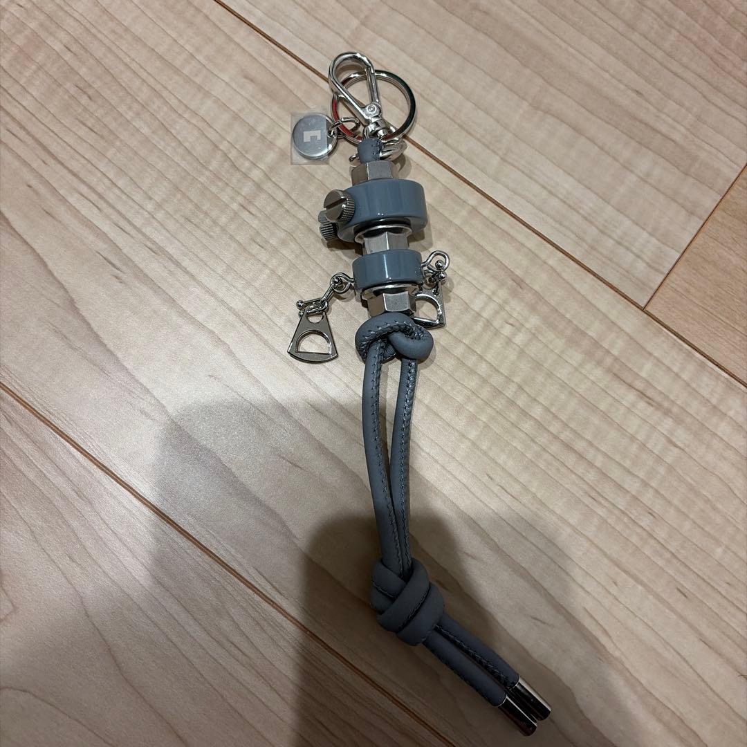 財布・ケース・小物入れ CRISTY ROBOT KNOT CHARM BY ITTI (GRAY)