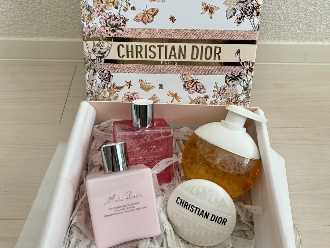 Dior 香水、ボディミルク、ルボール、シャワージェル４点まとめ売り