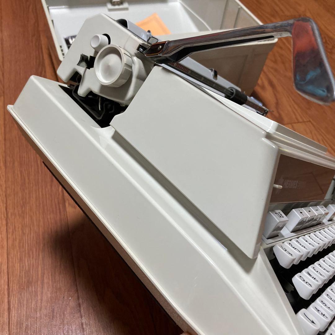 タイプライター　HERMES3000 ヘルメス　蚤の市　アンティーク