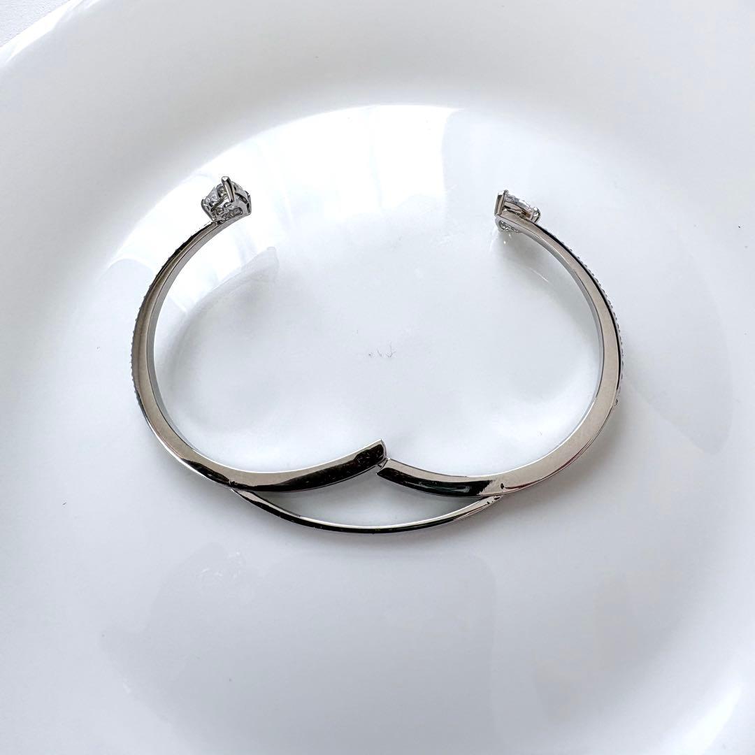 【美品】スワロフスキー　Mesmera バングル　ブレスレット　シルバーカラー