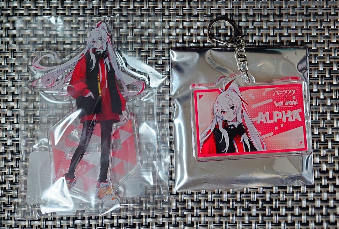 パニシング:グレイレイヴン　ルシア・深紅ノ影　アクリルスタンド＆キーホルダー