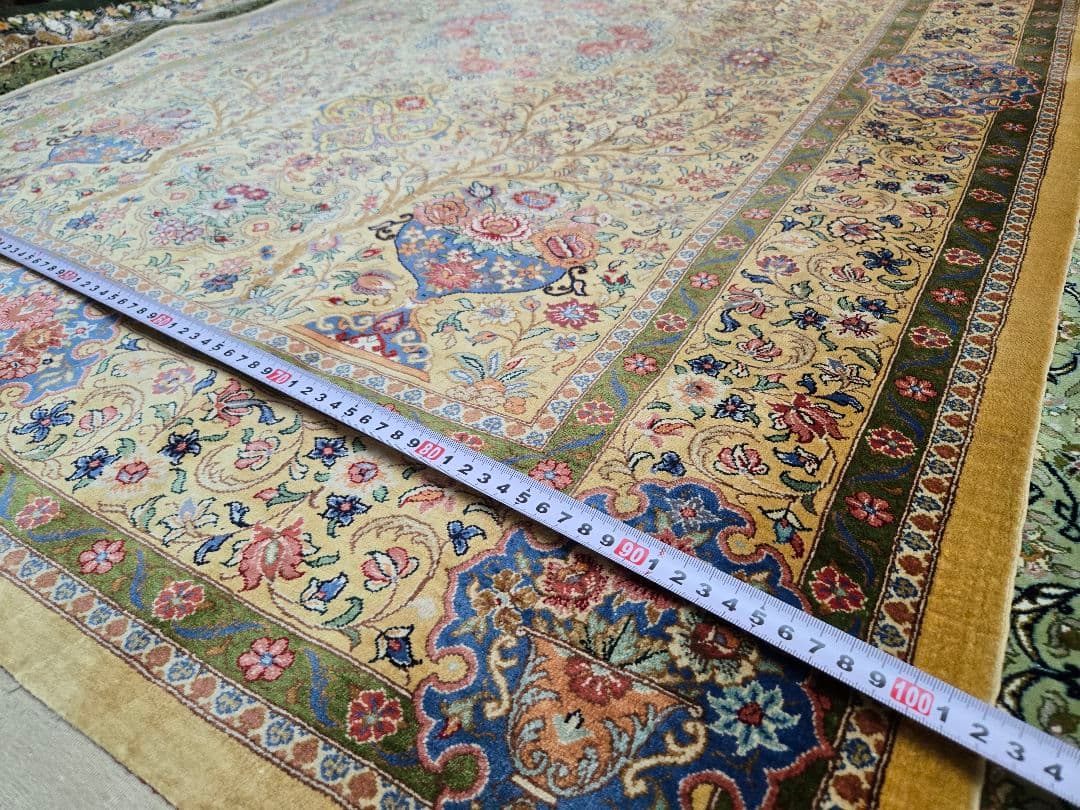 ペルシャ絨毯 クム産 100%シルク手織り本物保証 サイン有り140×112cm