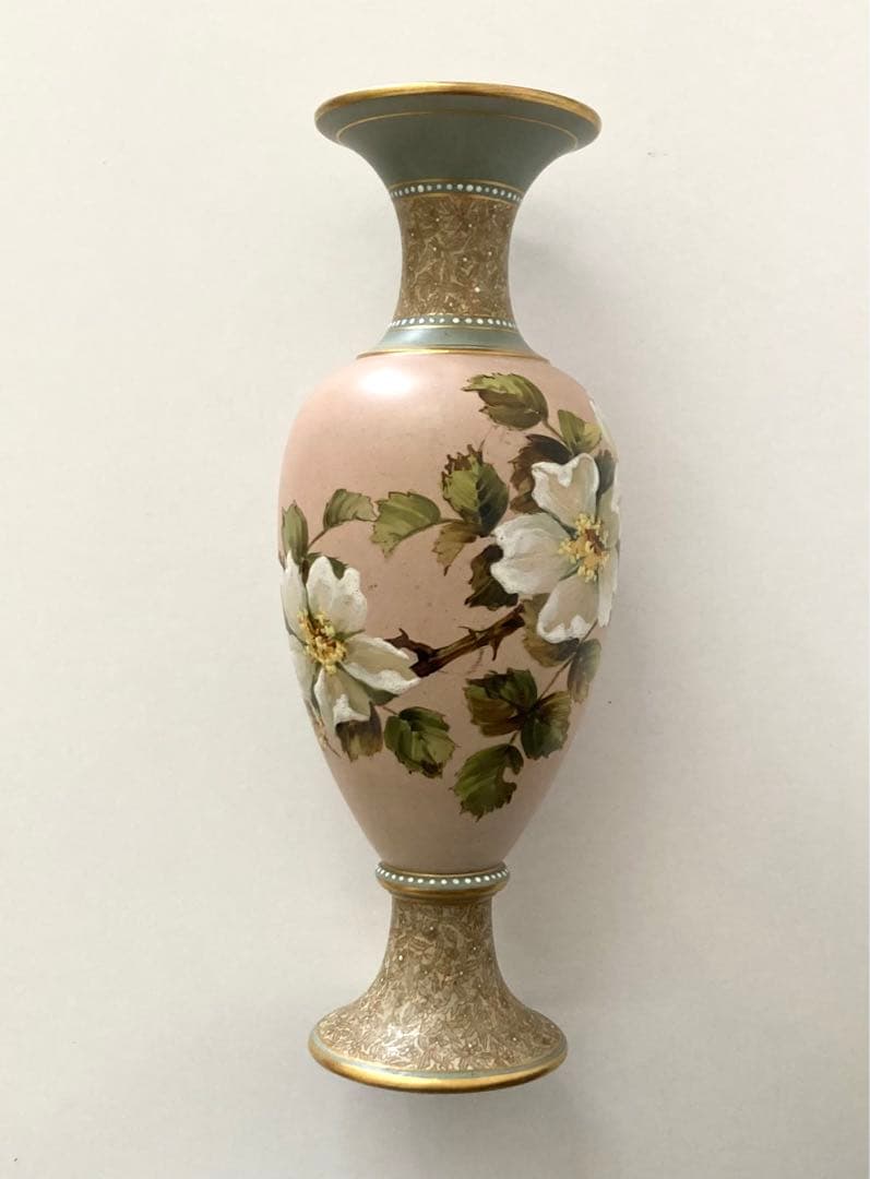 ロイヤルドルトン アンティークの花瓶　女流作家　ハンドペイント　大きめ　輸入品