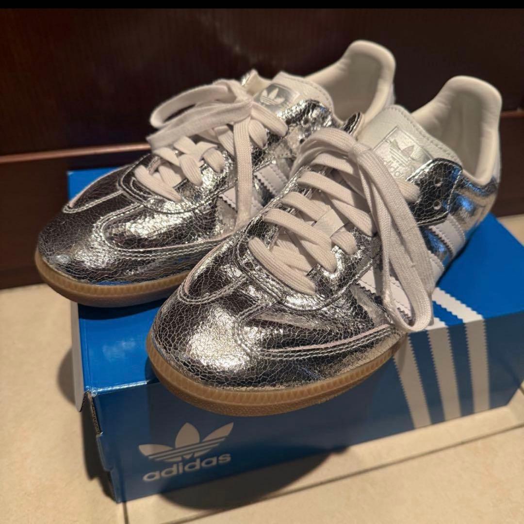 アディダス adidas SAMBA OGメタリックシルバー 24cm