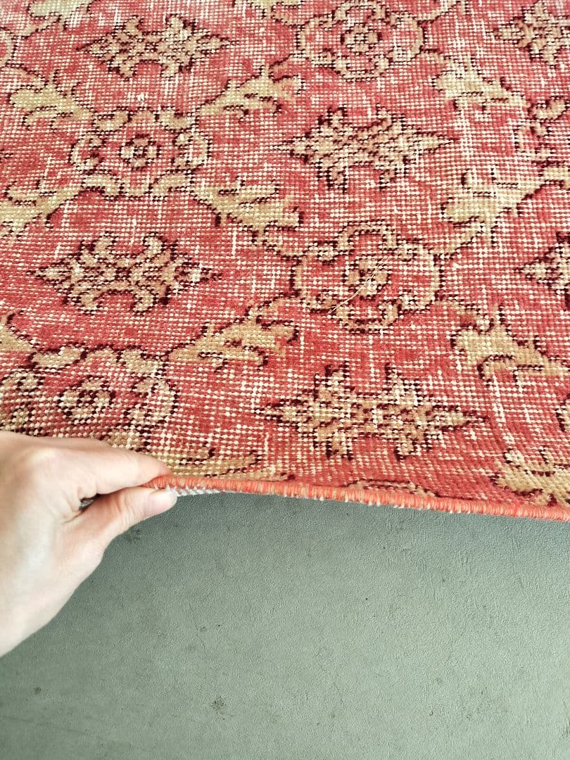 ローズピンクの紋章ラグ　ヴィンテージトルコラグNo.732