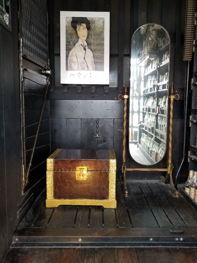 中世ゴシック　ウッド　トレジャー　チェスト　ピッグスキン　豚革　油絵　真鍮　宝箱