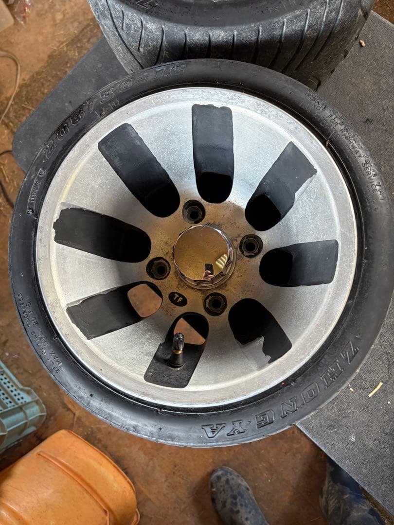 ジャイロx タイヤ　ホイール　2.05/30-10