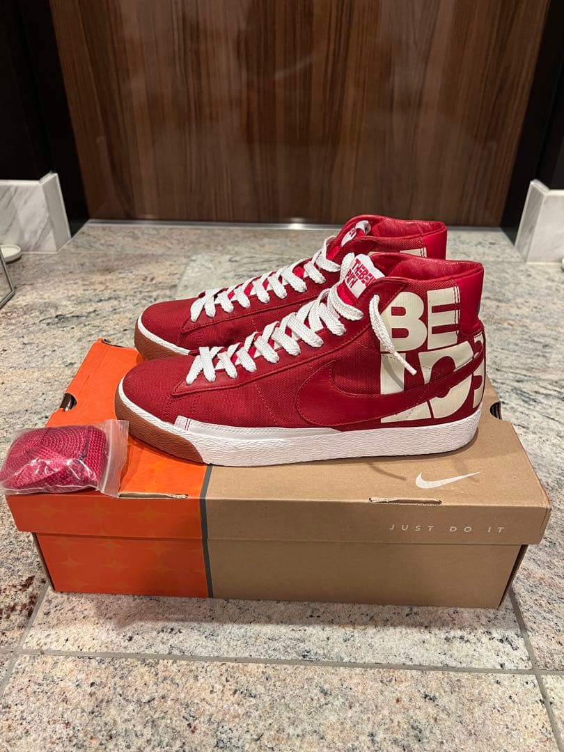 超美品2005年 NIKE BLAZER 73 ビューティフルルーザーズ