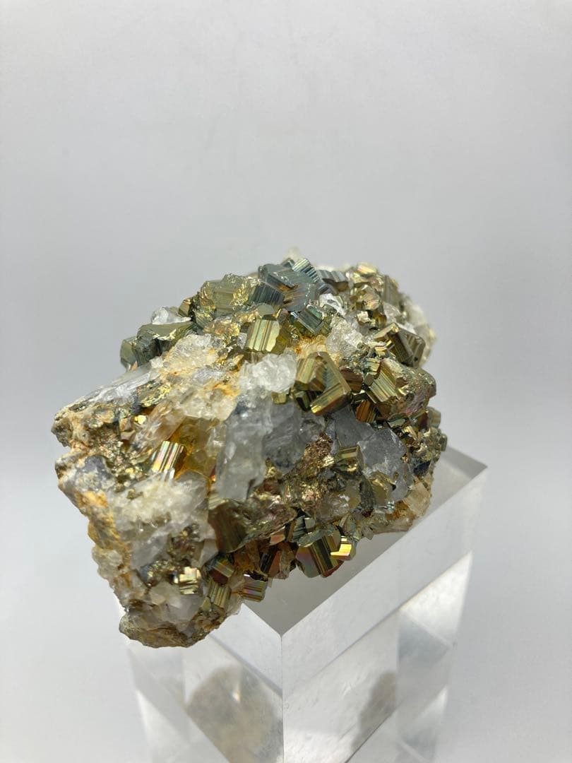 クォーツ パイライト ガレナ 3種共生クラスター