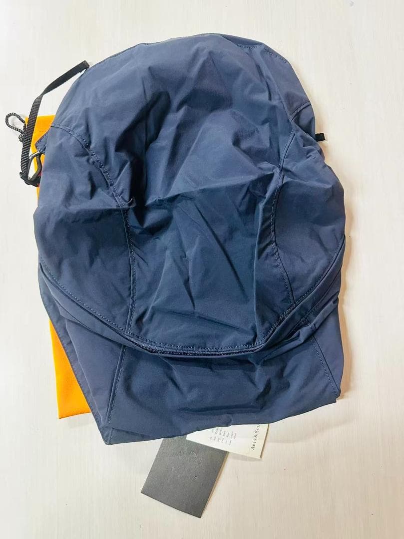 Pocketable day packバックパック紺色のポケットは付いていません