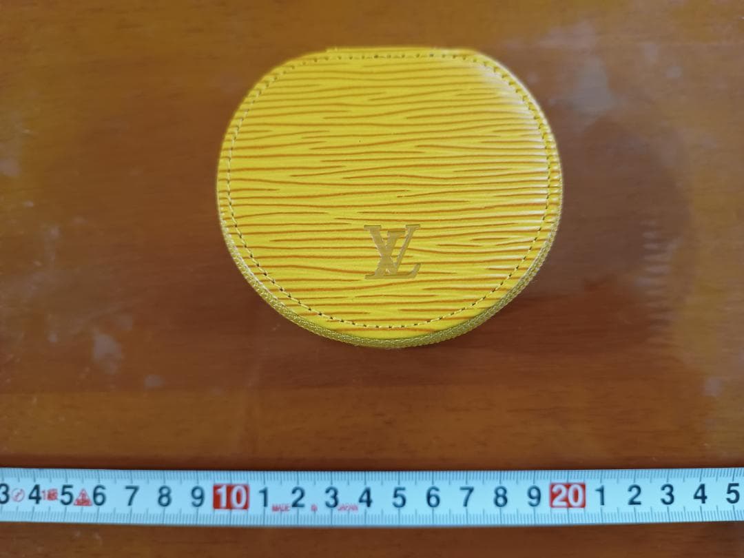 LOUIS VUITTON エピ エクランビジュー　本革 イエロー 未使用品