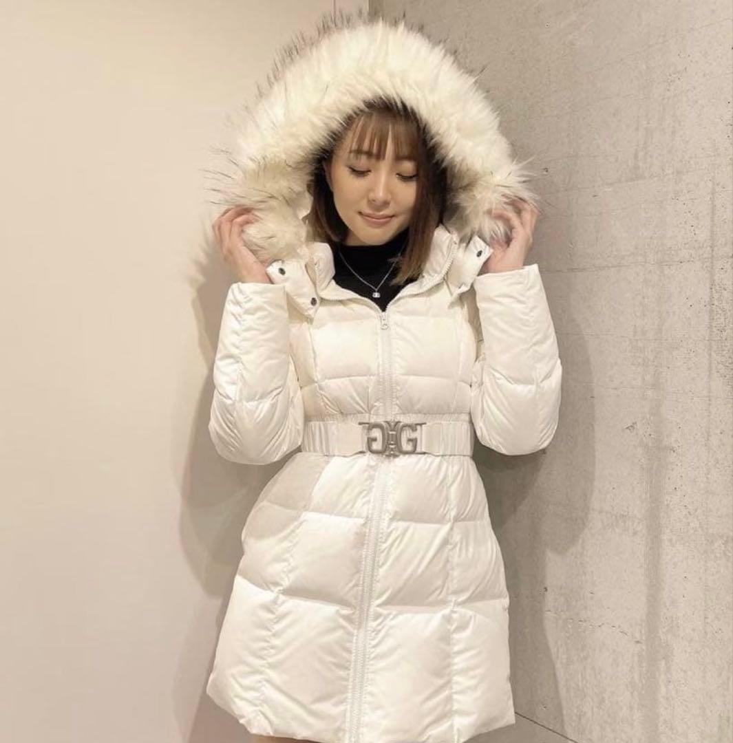 ホワイト フード付きダウンジャケット GYDA ロングダウンコート 2023