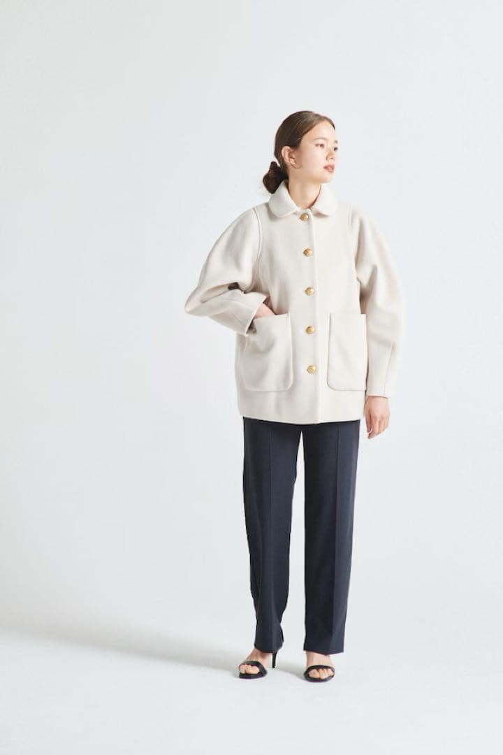 ヨリ　Yori　ラウンドカラーショートコート アイボリー　22AW