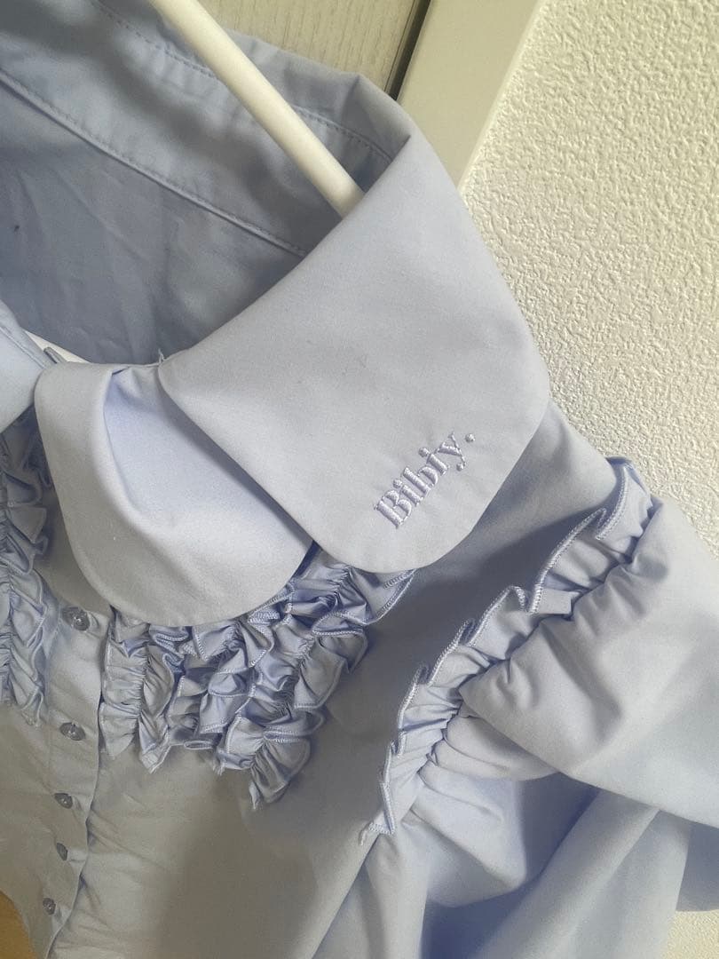Bibiy. CORA PUFF BLOUSE ブルー