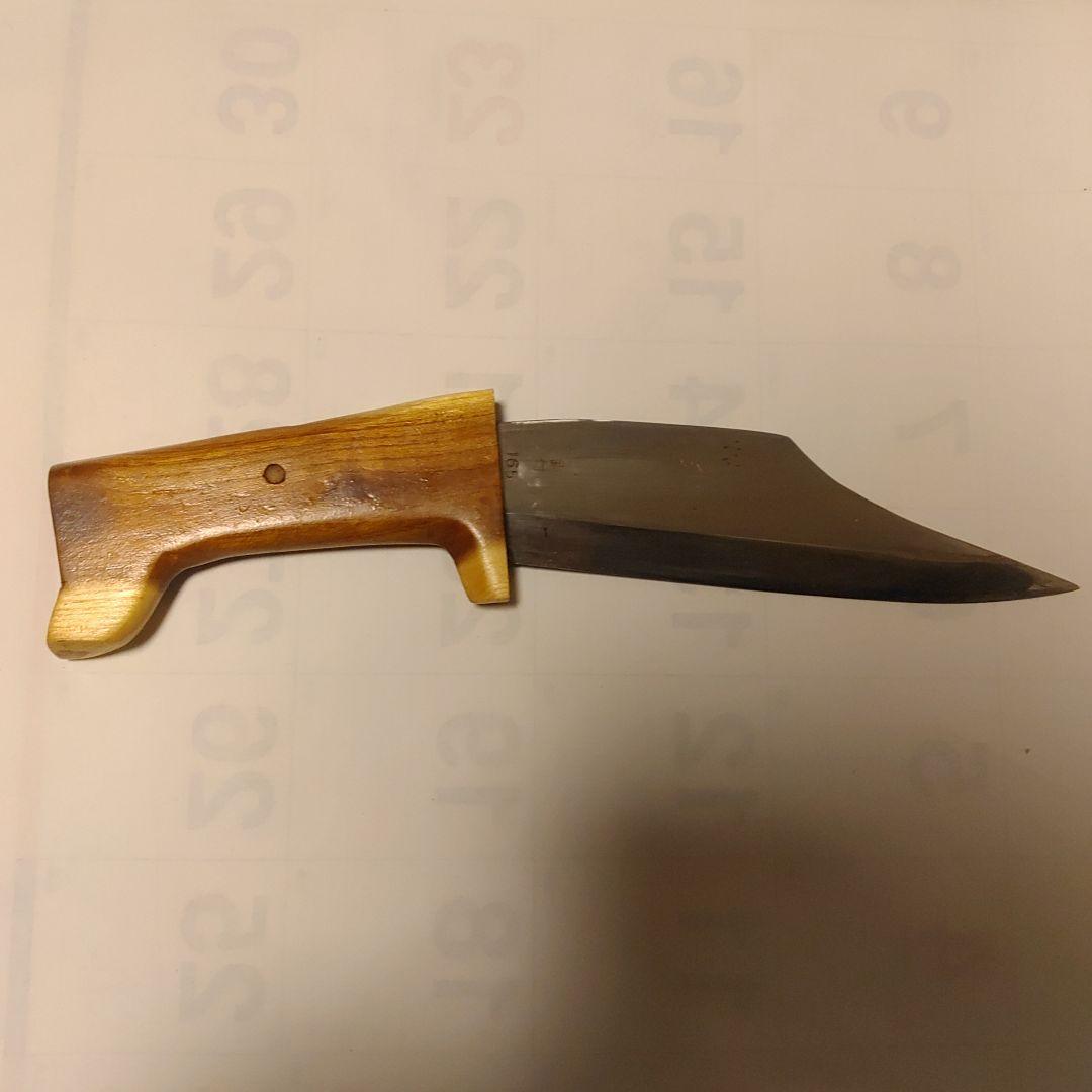 木製ハンドルの骨切り包丁