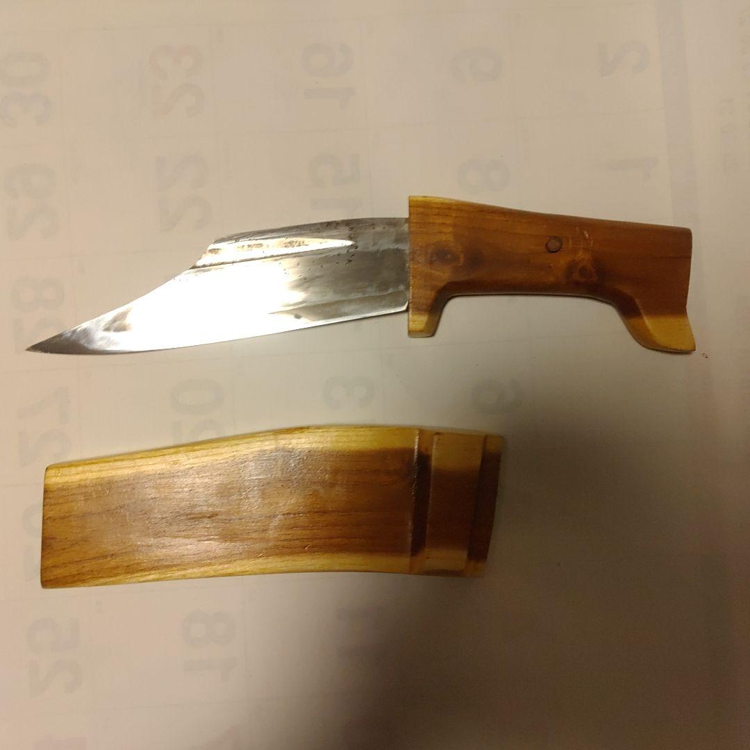 木製ハンドルの骨切り包丁