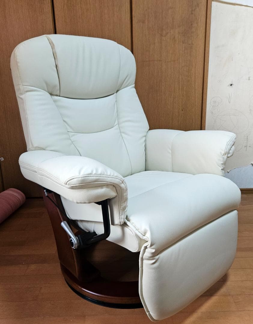 ★中古美品★＜タマリビング　ニース＞リクライニングソファチェア