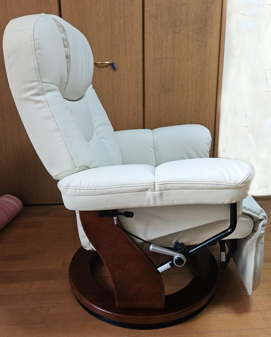 ★中古美品★＜タマリビング　ニース＞リクライニングソファチェア