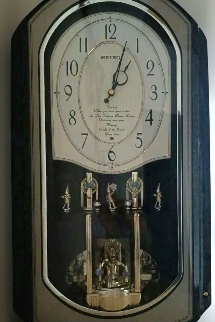 SEIKO　メロディ付き掛け時計　RE539K