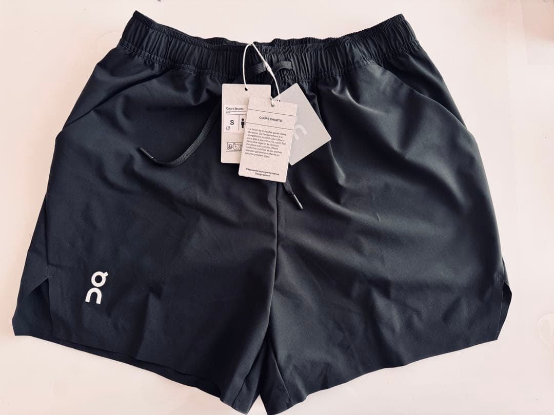 ON : Court Shorts 新品 . 未使用、サイズS、ブラック色