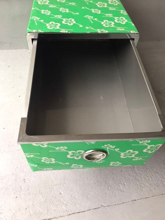 昭和レトロ　衣装ケース　ブリキ　珍しい花柄　グリーン　レア　収納ケース　タンス