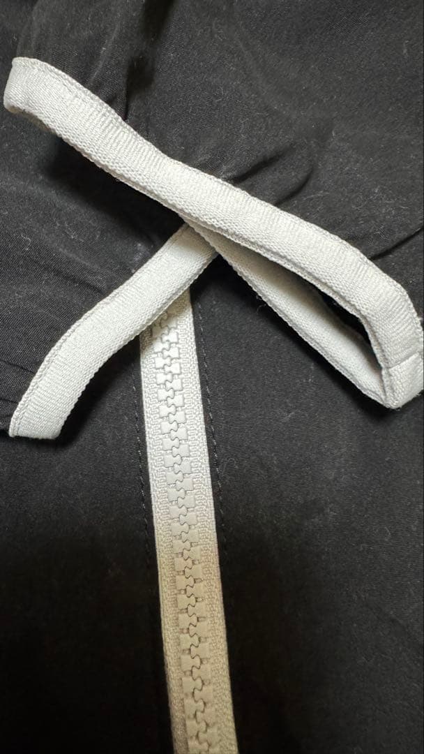 BEAMS 撥水 ストレッチフルジップフーディ ブラック