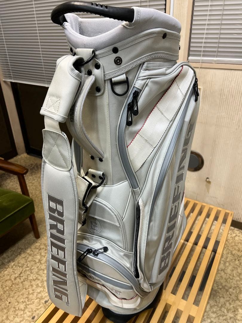 ブリーフィング✖️ GRAPHITE DESIGN CR-10 キャディバッグ