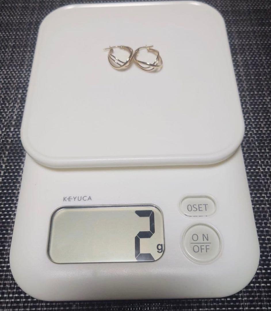 k18YG ウノアエレ　ツイストデザインフープピアス　美品