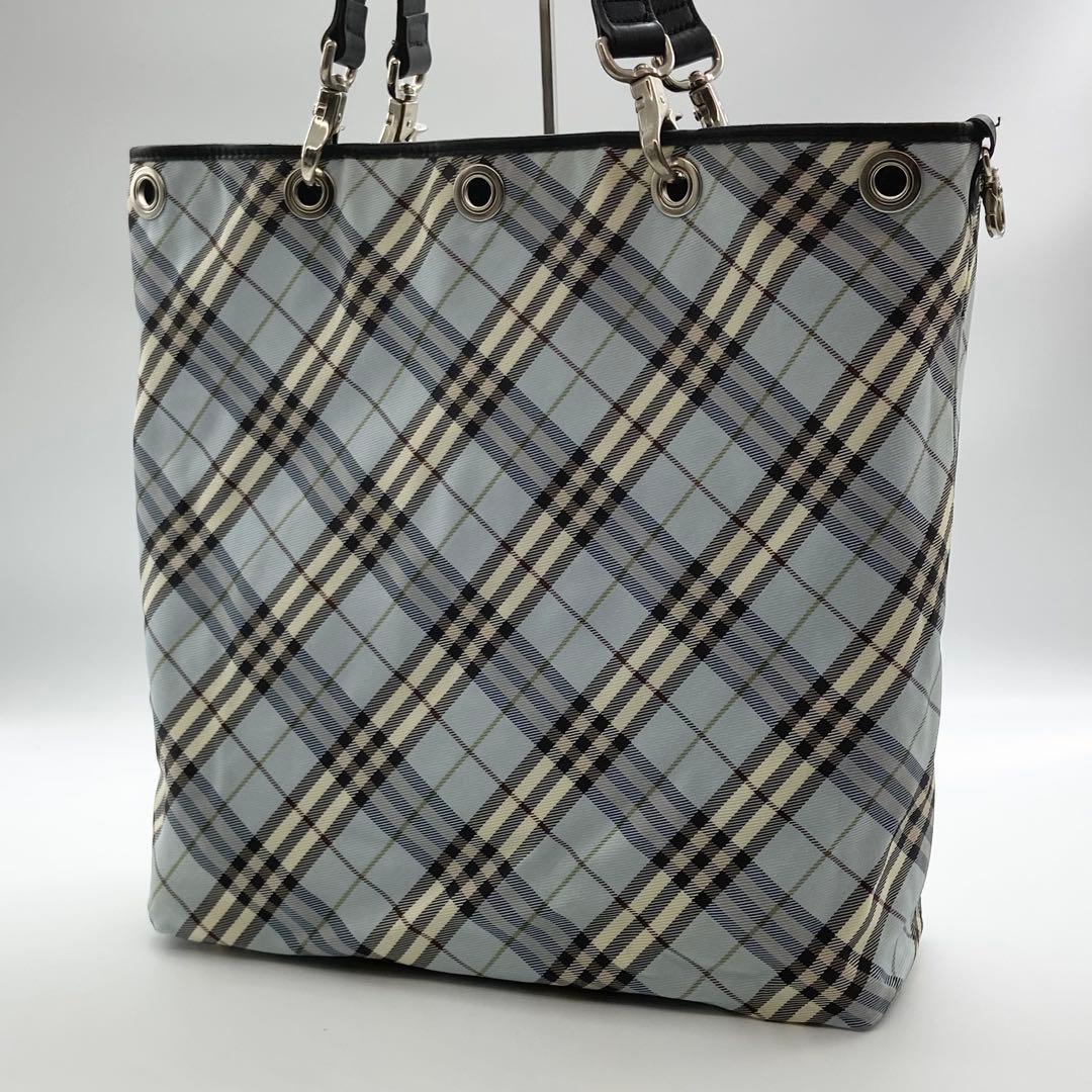 バーバリーブルーレーベル トートバッグ リバーシブル　ノバチェック　黒　水色