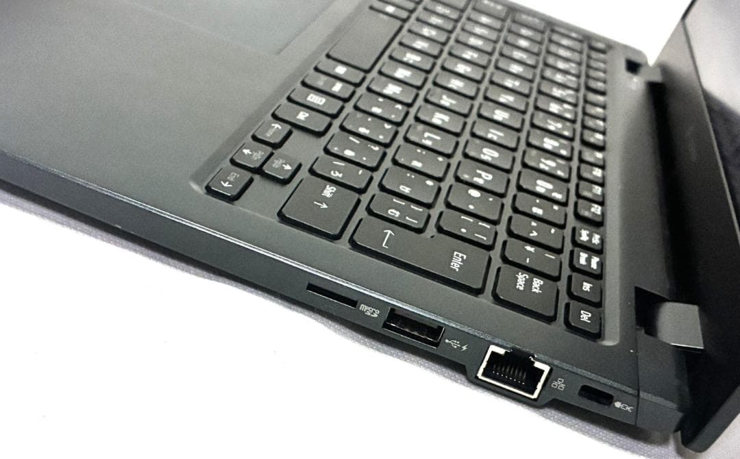 美品 2021年 薄型軽量 13型 dynabook G83HS i5 11世代