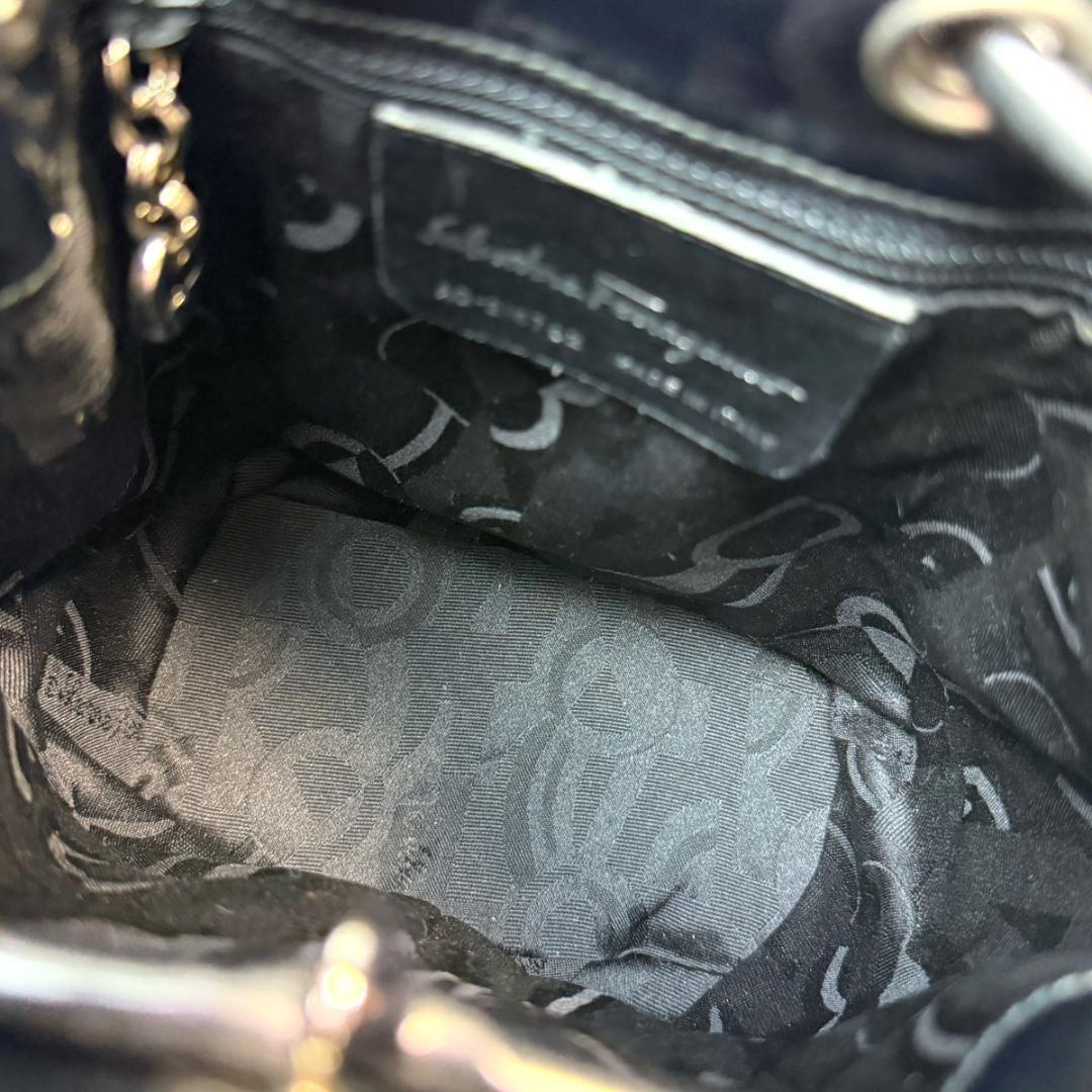 美品 サルヴァトーレフェラガモ 3355 リュック ヴァラ パテントレザー