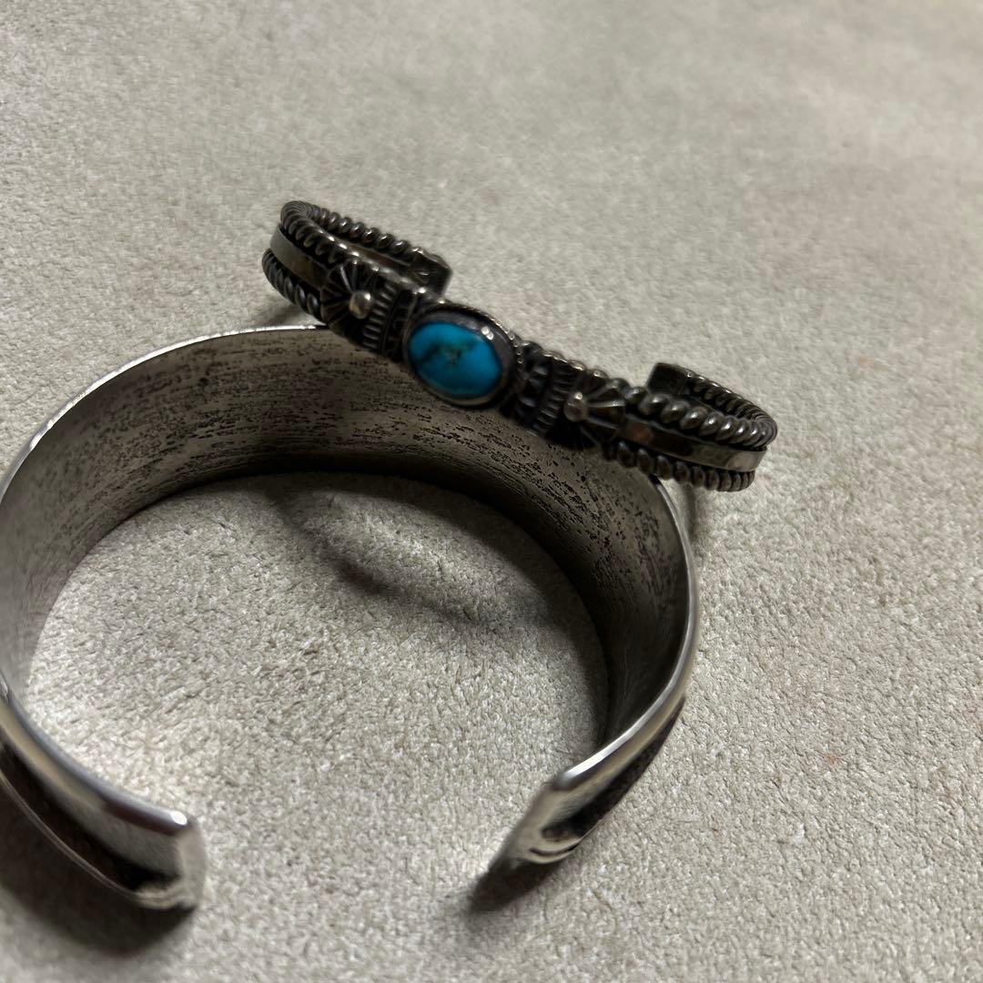 インディアンジュエリー　ナバホ　Vivian Barbone ターコイズバングル