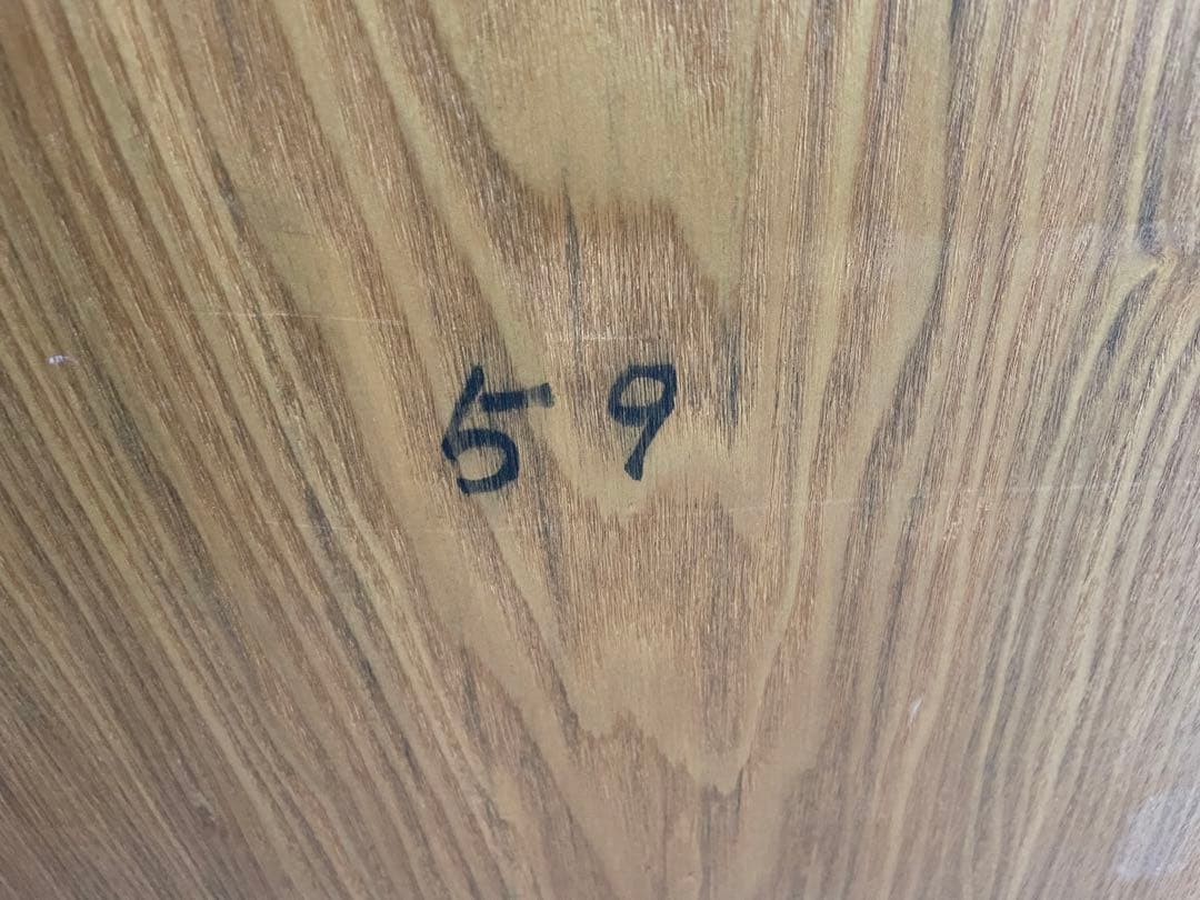 一枚板のテーブル