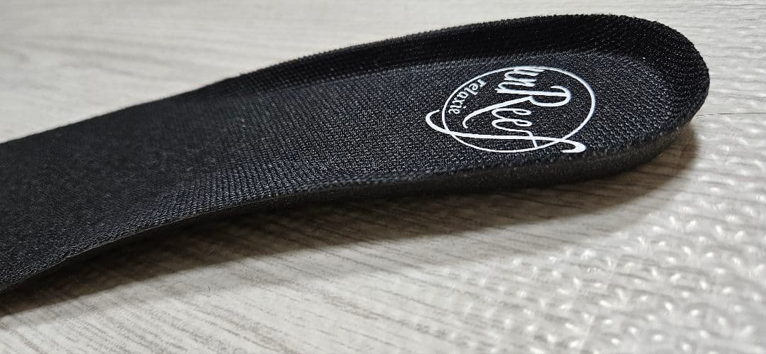 【新品】アンリーフスニーカー黒ラインストーン付