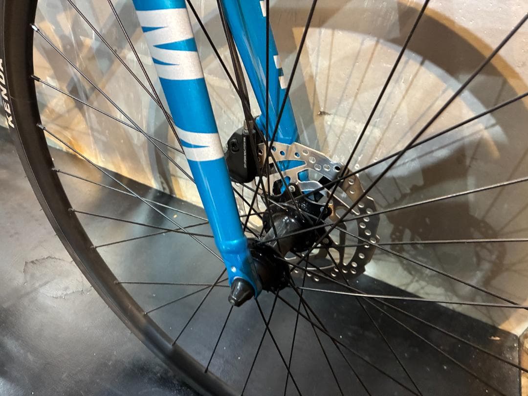 E15 クロスバイク Bianchi ROMA3 油圧式ディスク 500mm