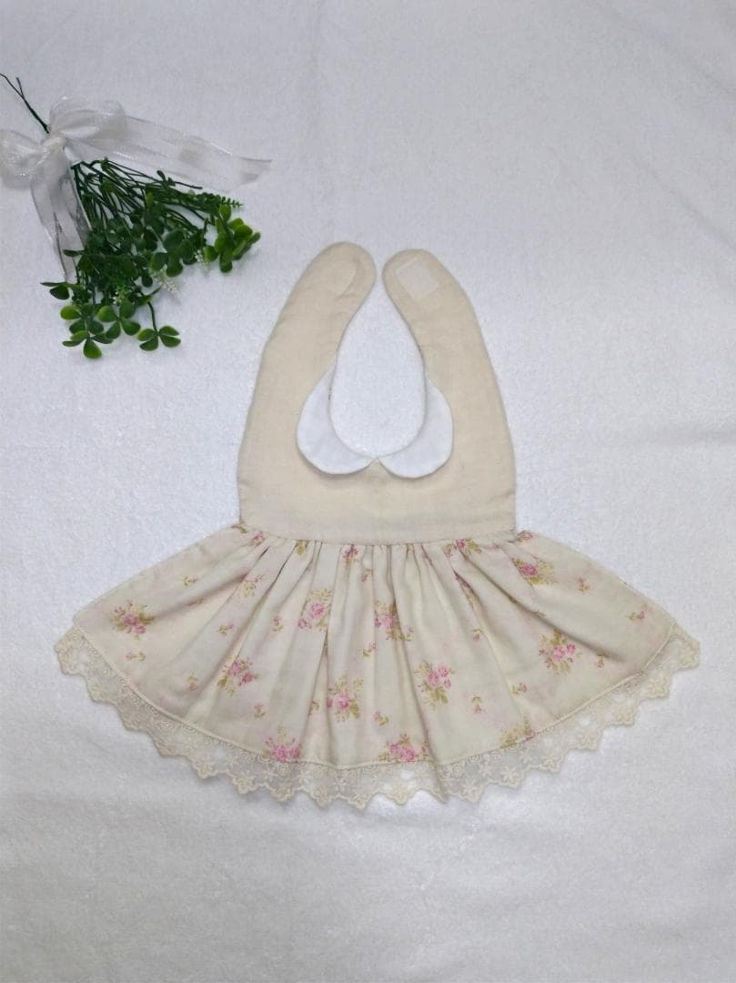 【送料無料】薔薇柄のレース付ワンピース風スタイ