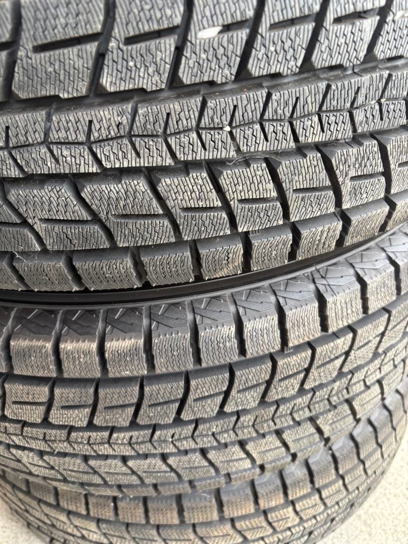 215/70r16 スタッドレス DUNLOP winter max 16インチ