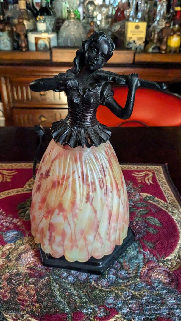 ブロンズ像＋ペンダントライトのスタンド　バイオリンを弾く少女