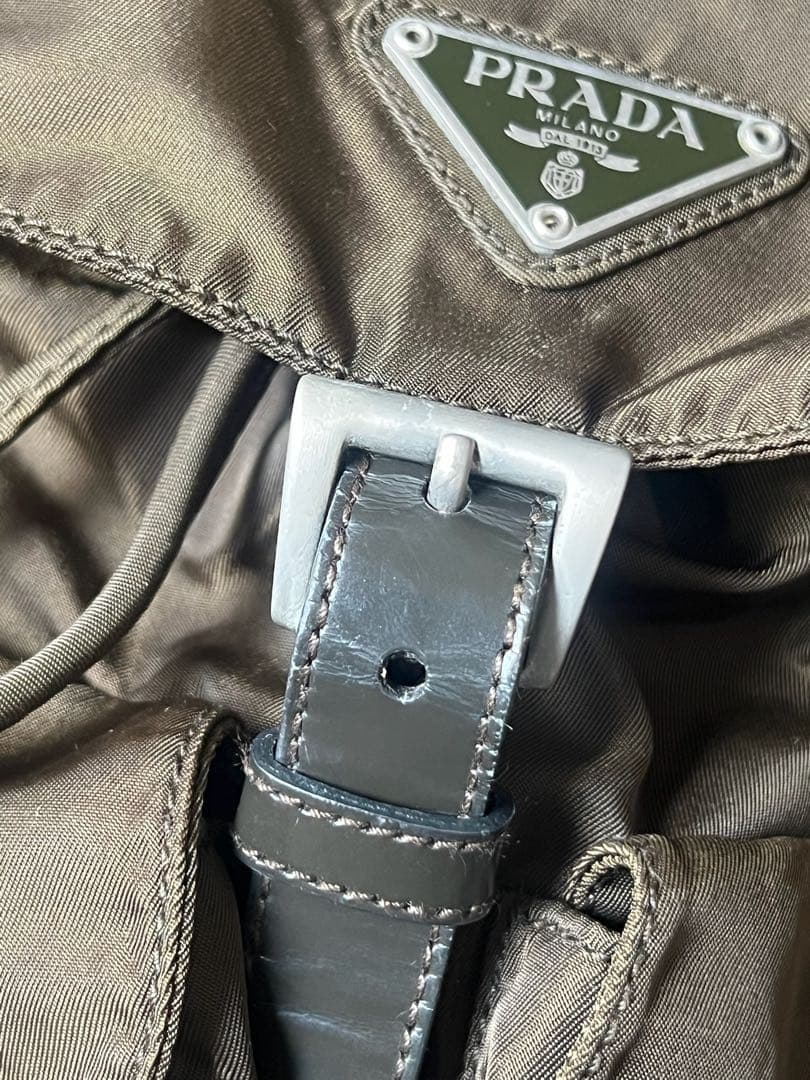 PRADAリュック　カーキ