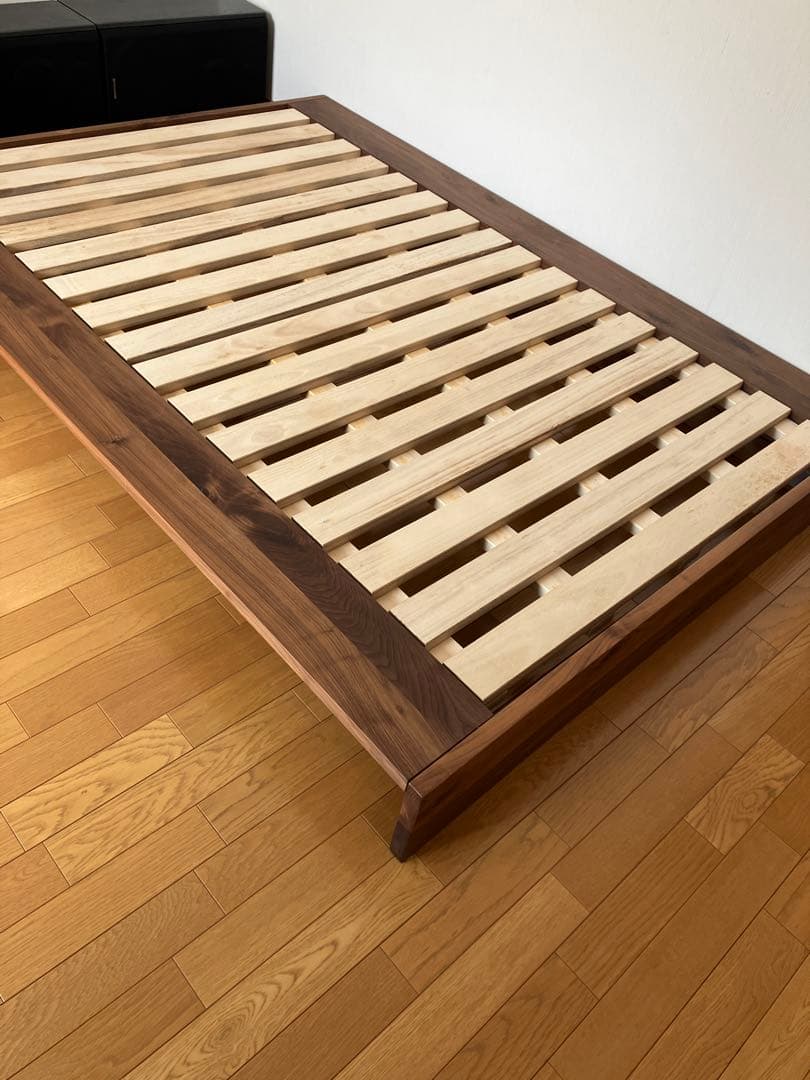 PRONT別注セミダブル〜ダブル　ベッド