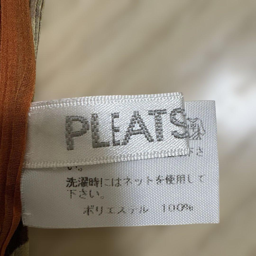 プリーツプリーズ　ストライプスカーフ