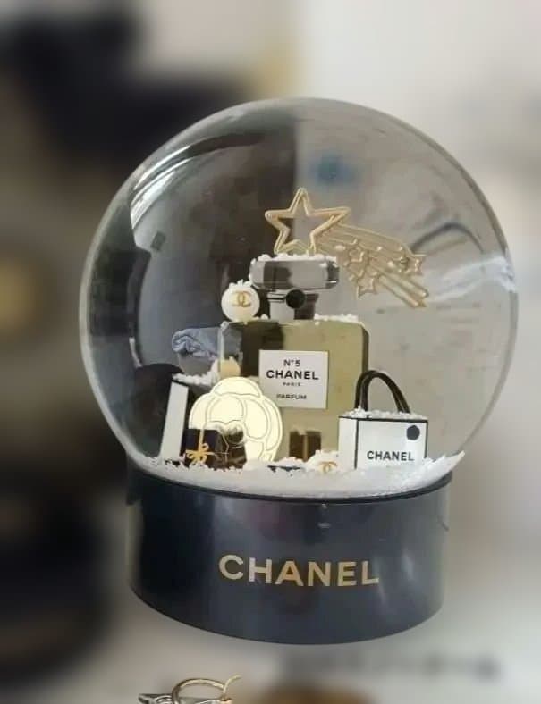 CHANEL ビューティー スノードーム 2025