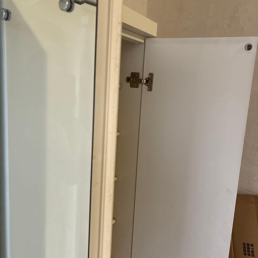 引き取り限定　白のシューズボックス