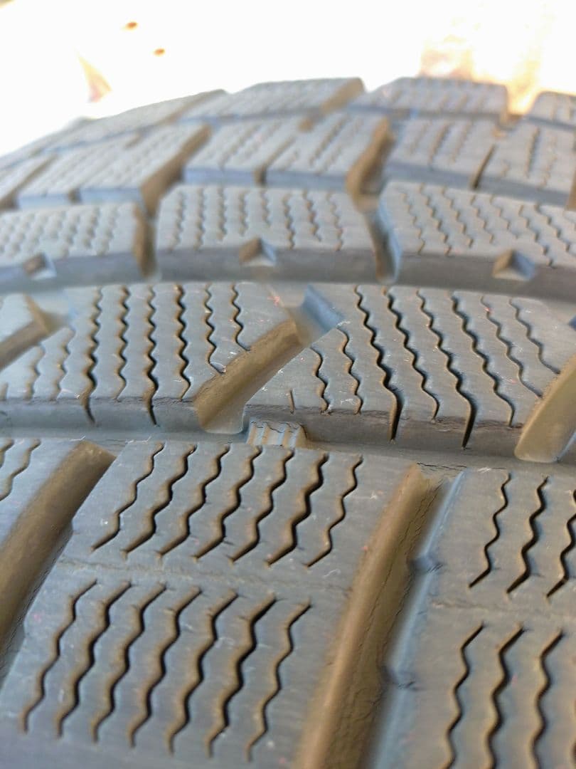 タイヤのみ4本セット　バリ溝 ダンロップ ウインターマックス　205/60R16