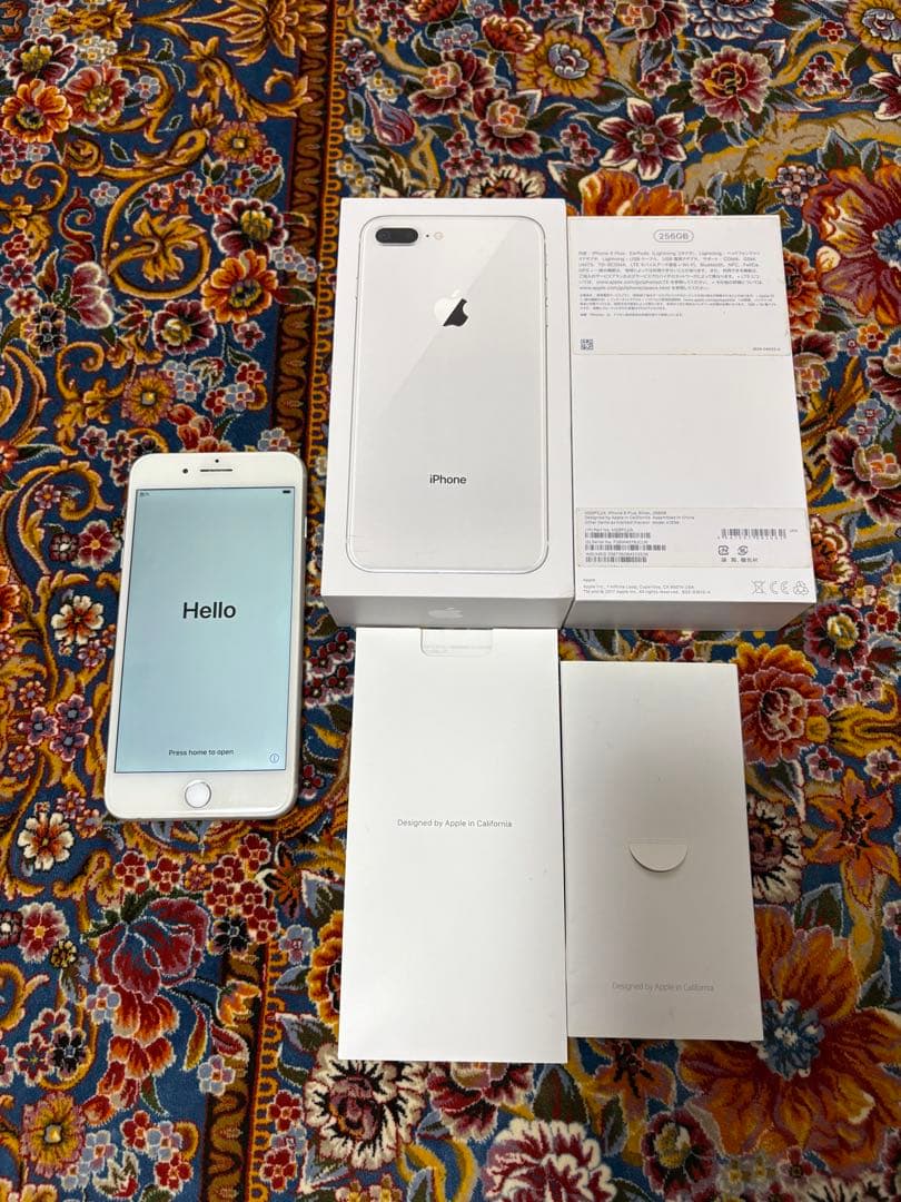 iPhone 8 Plus au版 256Gジャンク背面割れ 残債なし補修歴あり