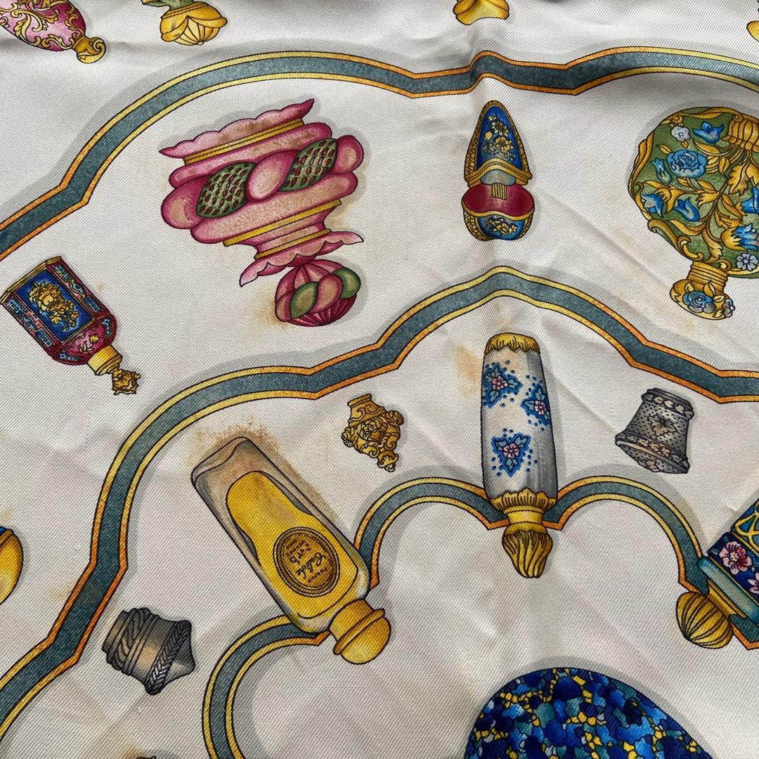 香水瓶デザイン スカーフ カレ90