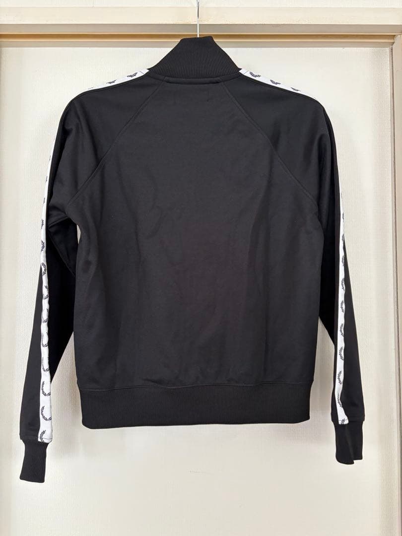 フレッドペリー ブラック ジャージ