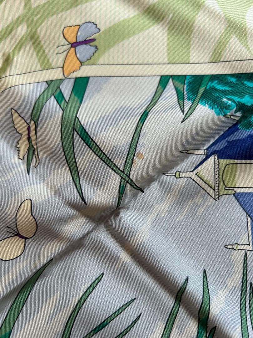 HERMÈS エルメス バタフライ柄 シルクスカーフ カレ90