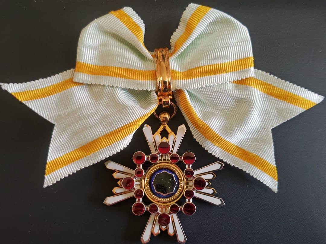 銀製　女性用　勲4等瑞宝章、略綬／共箱無