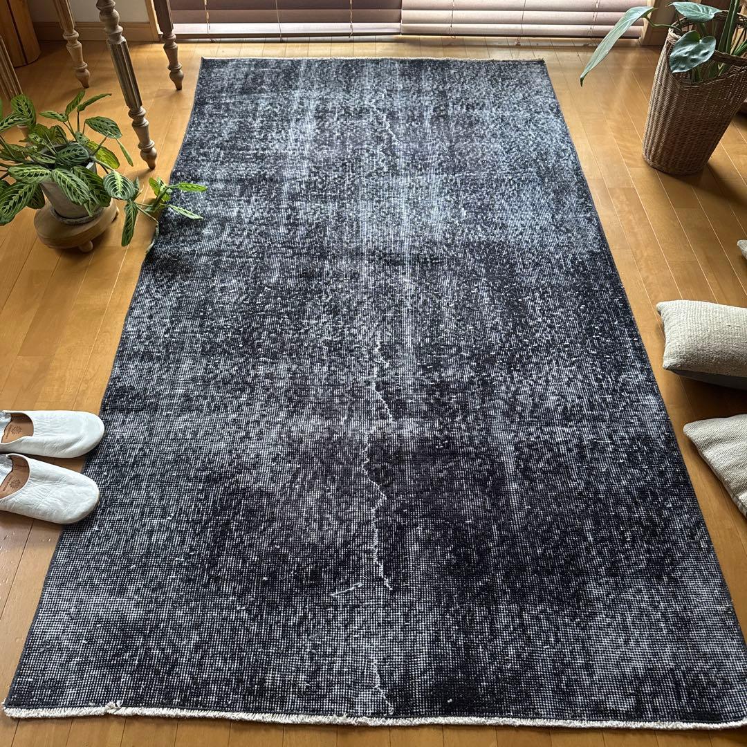 110×203 ブラックグレイオーバーダイ　ワンカラー　トルコヴィンテージラグ